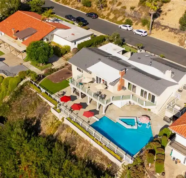 SINGLE-STORY HOME WITH UNOBSTRUCTED VIEWS