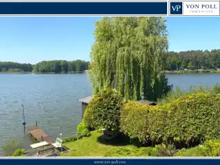 Unique Lakeside Property with a Detached House