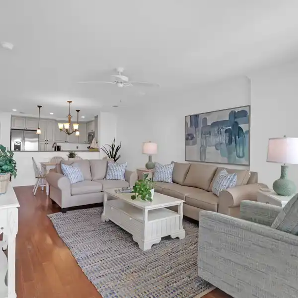 UPGRADED CONDO IN THE SUMMER HOUSE