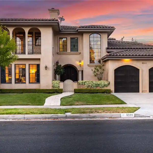 MEDITERRANEAN ELEGANCE MEETS MODERN LUXURY