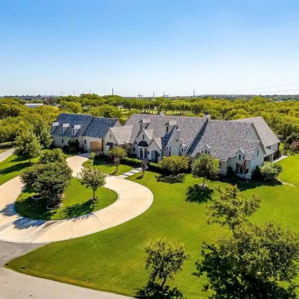 T 4 FARM - INCREDIBLE 63-ACRE ESTATE