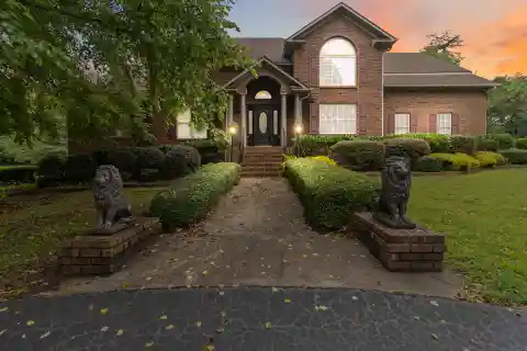 Space and Comfort on 10-Plus Scenic Acres