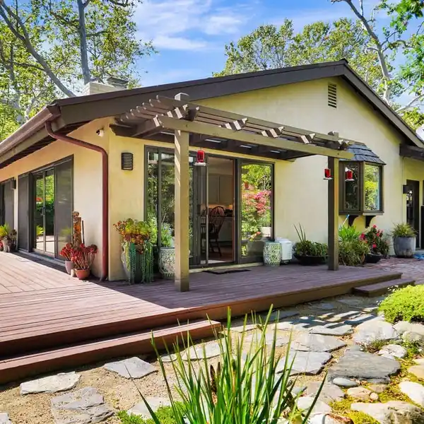 RECENTLY REMODELED HOME IN MALIBU WEST