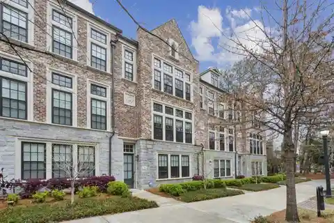 Meticulously Designed Townhome