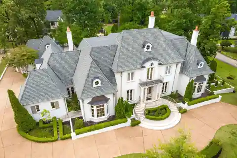 Luxurious Custom Home Boasting Exceptional Craftsmanship