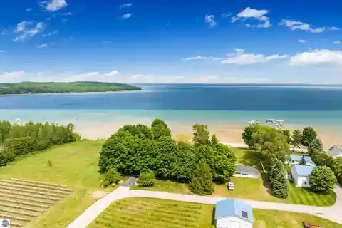Private Waterfront Paradise