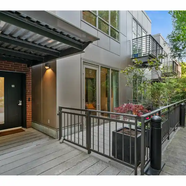 SOPHISTICATED JAMISON SQUARE TOWNHOME