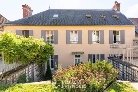 Stunning 18th Century Mansion