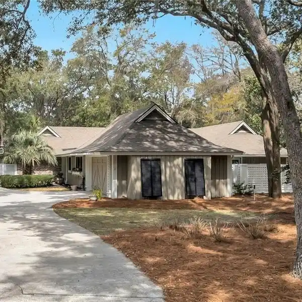 BEAUTIFULLY UPDATED ONE-LEVEL HOME IN PORT ROYAL
