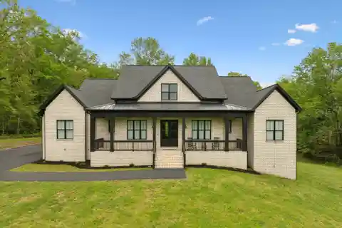 Luxury and Comfort on 18.62 Acres