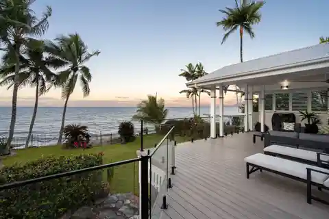 Idyllic Absolute Beachfront Cottage