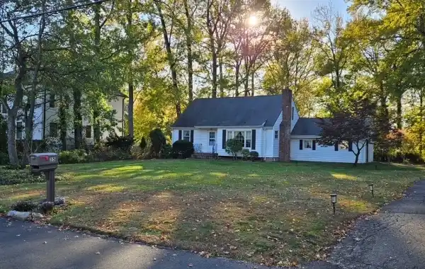 BRIGHT EAST-FACING HOME IN CENTRAL NJ WITH BLUE-RIBBON SCHOOLS
