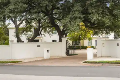 Remarkable 1939 Residence in Old Enfield