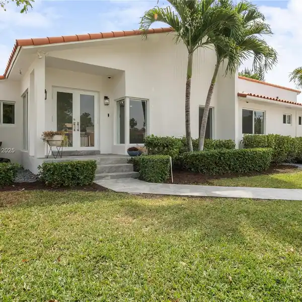 REMODELED CORNER LOT HOME IN SUNSET