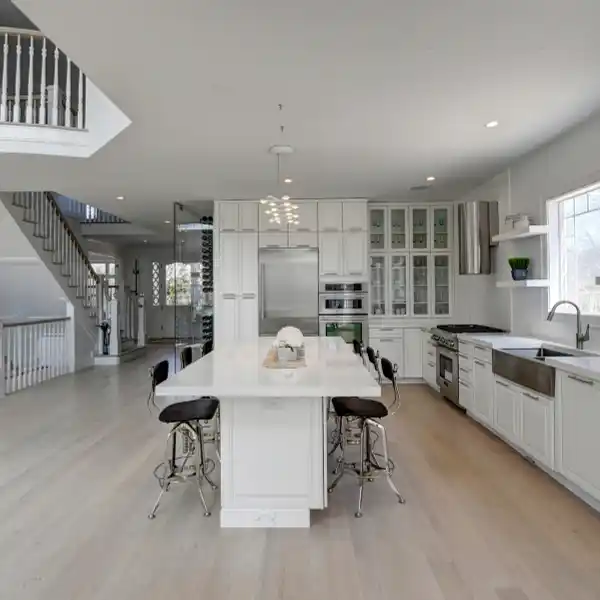 STUNNING TRADITIONAL HOME WITH MODERN ELEMENTS