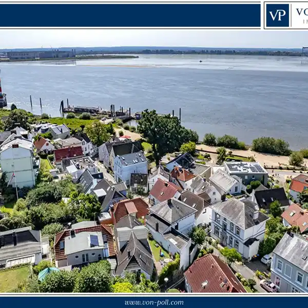 OLD BUILDING CHARM MEETS ELBE PANORAMA