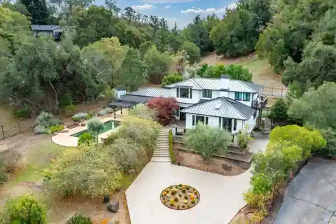 Exquisite Luxury Estate in a Countryside Setting