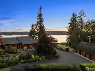 Single-story Northwest Contemporary on over Two Acres