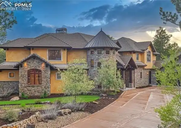 LUXURY RETREAT IN HIGH FOREST RANCH