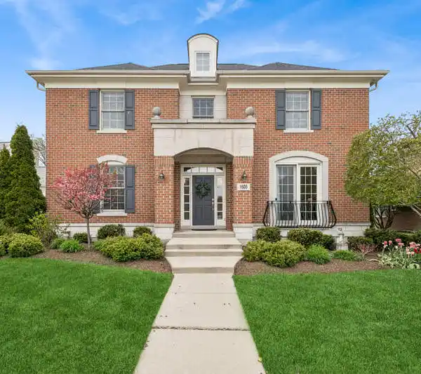 TIMELESS ELEGANCE WITH MODERN LUXURY