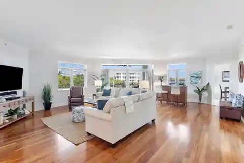 Luxurious Coastal Living