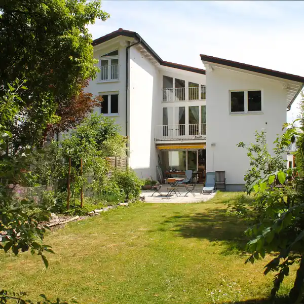 WELL-MAINTAINED AND VERSATILE HOME