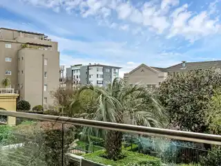 Broadway Park Elegance with Resort Amenities