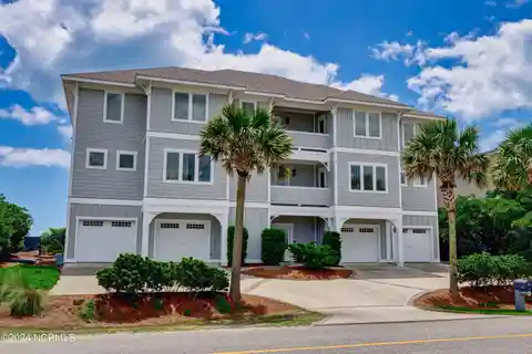 Exceptional Figure Eight Island Property