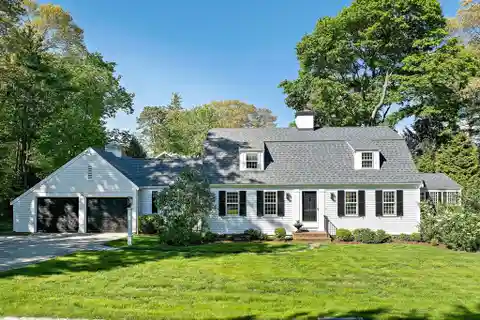 Classic Duxbury Cape