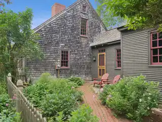 Antique Farmhouse the Historic Heart of Yarmouth Village