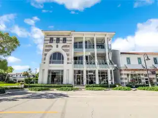 A Gem in the Sought-After 382 Building