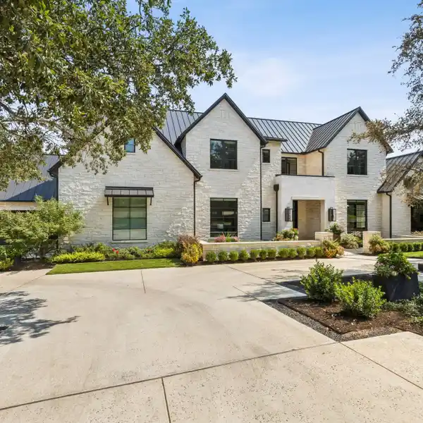 EXQUISITE VAQUERO ESTATE WITH POOL AND SPA RETREAT