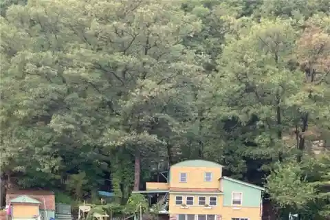 Unique Rustic Waterfront Cottage