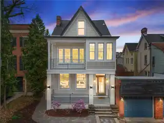 Urban Convenience with Modern Luxury