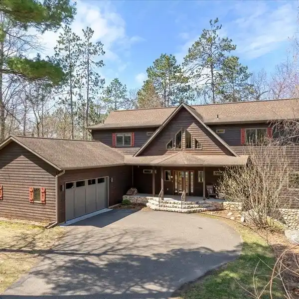 EXCEPTIONAL CROOKED LAKE HOME