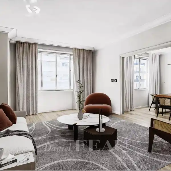 CHARMING SUN-SPLASHED APARTMENT