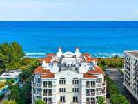 EXQUISITO CONDOMINIO FRENTE AL MAR