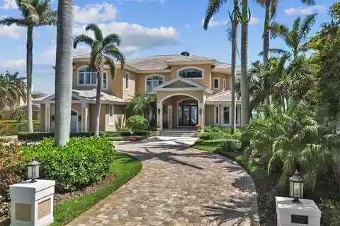 Custom Estate Home in a Prestigious Location