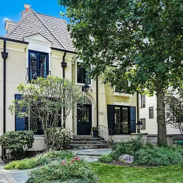 TIMELESS ELEGANCE WITH MODERN LUXURY