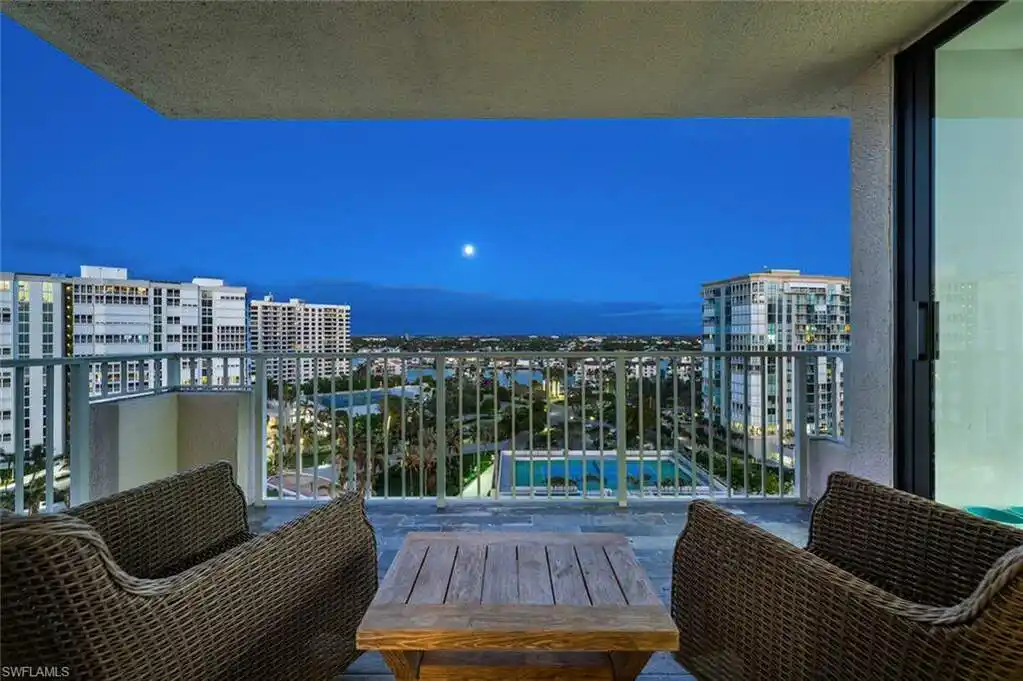 Corner Sky Estate at Park Plaza