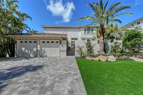 Elegant Coastal Living Steps from Shell Beach