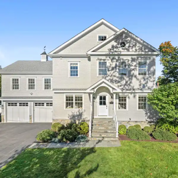 NANTUCKET-STYLE COASTAL HOME WITH PRIVATE POOL