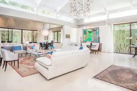 Villa Illuminata Welcomes You and Guests 
