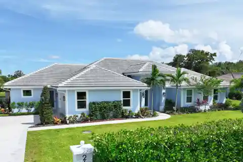 Architect-Designed Luxury Estate