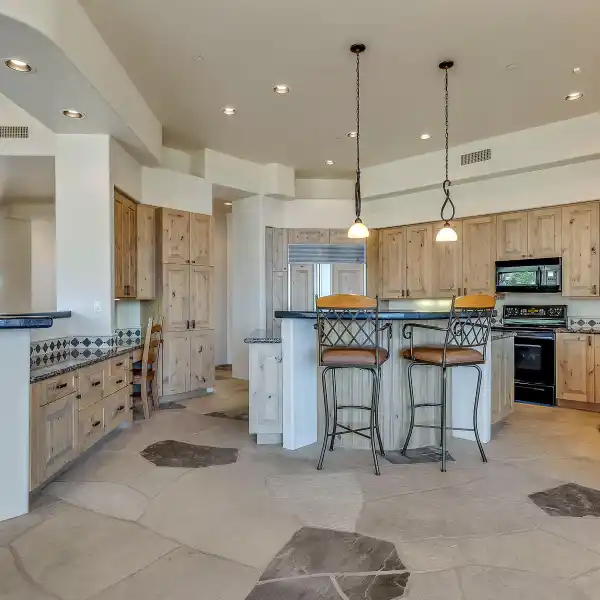 LUXURIOUS CUSTOM ESTATE