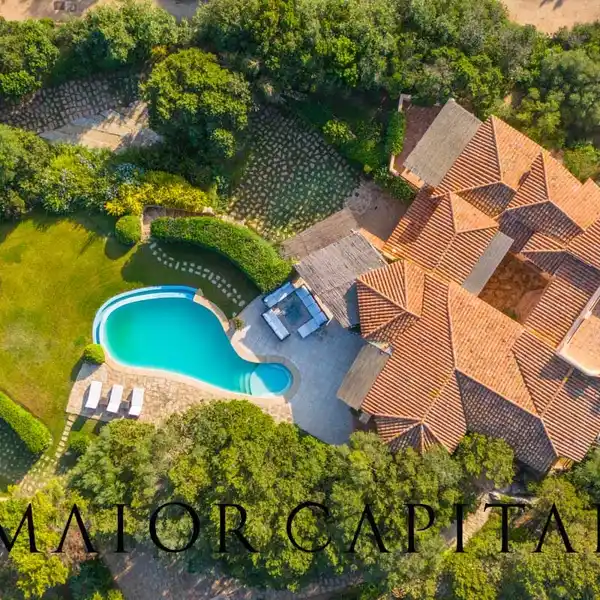 EXPANSIVE NINE BEDROOM VILLA IN A LUSH SETTING