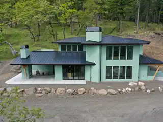 Sleek Mountain Escape on 20+ Private Acres