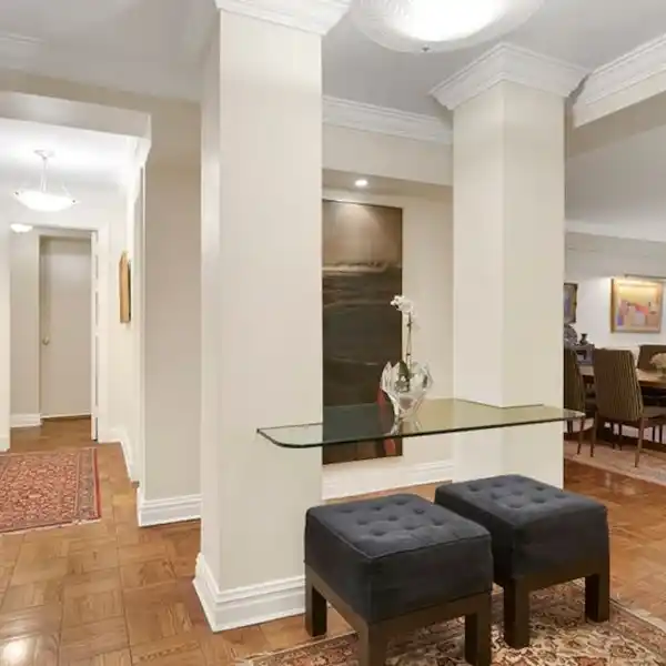 SOPHISTICATED LIVING AT THE DORCHESTER