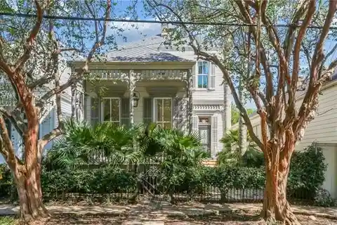 Historic Three Bedroom Home with Designer Kitchen and Private Courtyard
