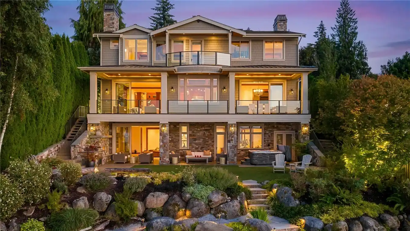 An Unparalleled Waterfront Lifestyle